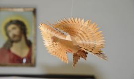 Heiliger Geist aus Holz